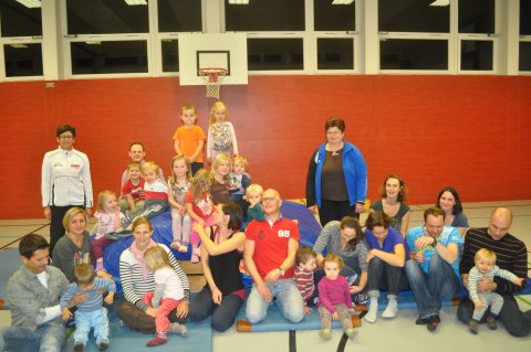 Mutter-Kind-(Kinder-)Turnen November 2013 – Foto 19